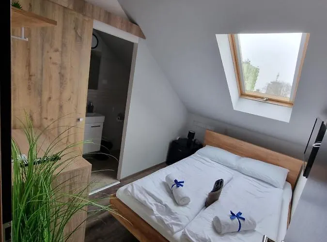 B&B Sleeping Sailors Boutique